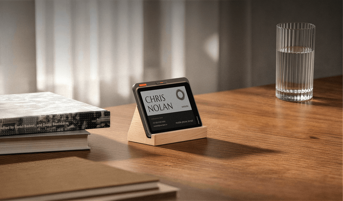 Verso displayed on a wooden desk stand